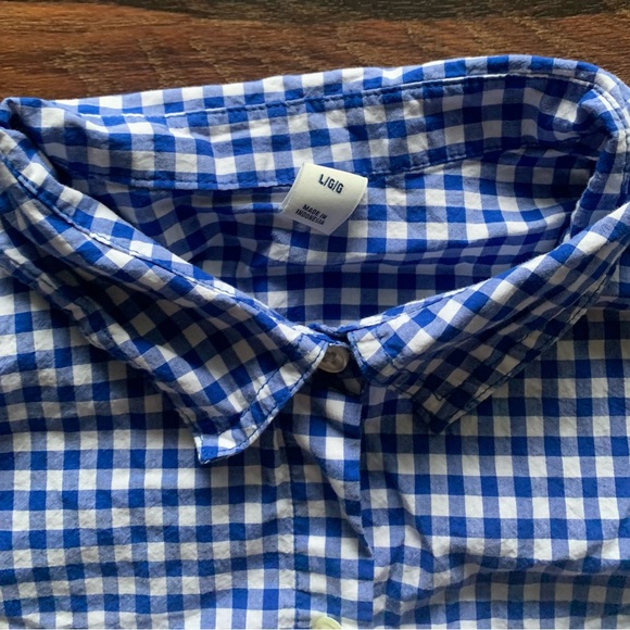 Old Navy women’s large button-down blue and white checkered shirt - Picture 4 of 4